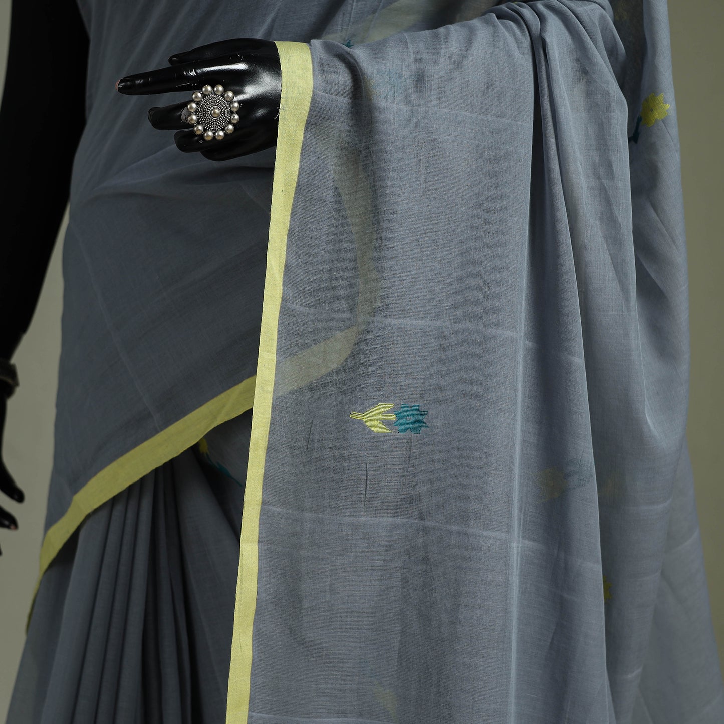 Handloom Pure Mul Cotton Phulia Jamdani Saree with Tassels  16