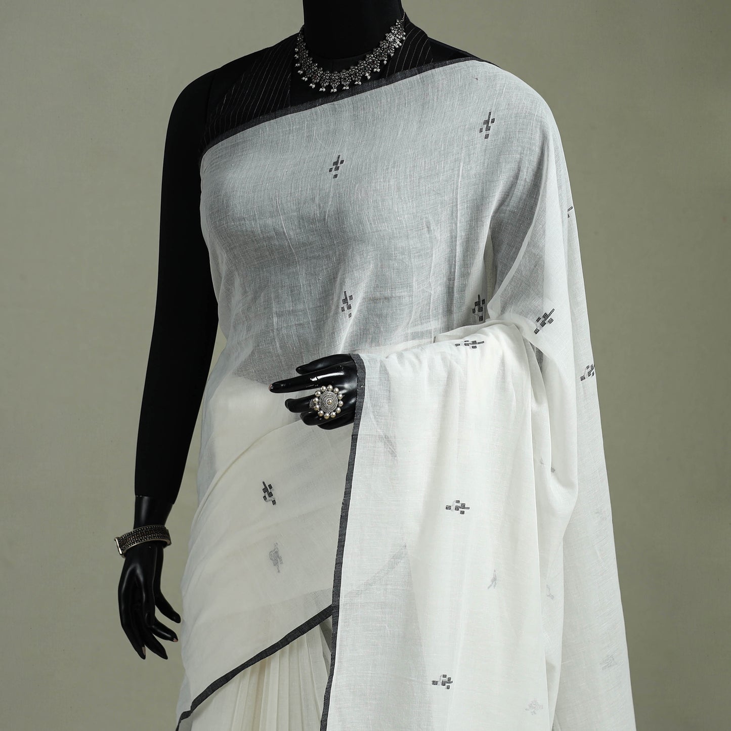 Handloom Pure Mul Cotton Phulia Jamdani Saree with Tassels  23