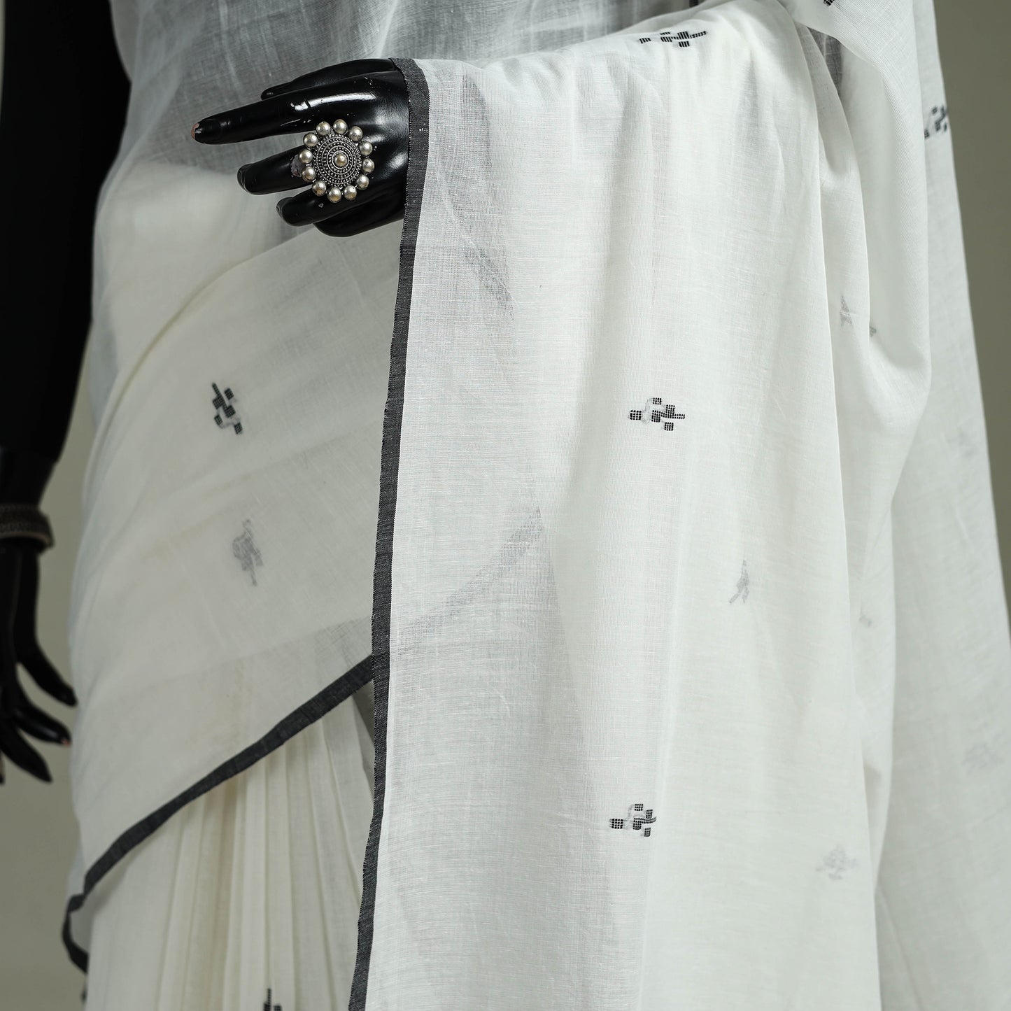 Handloom Pure Mul Cotton Phulia Jamdani Saree with Tassels  23