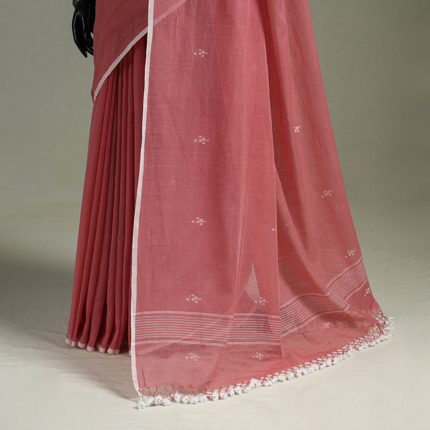 Handloom Pure Mul Cotton Phulia Jamdani Saree with Tassels  25