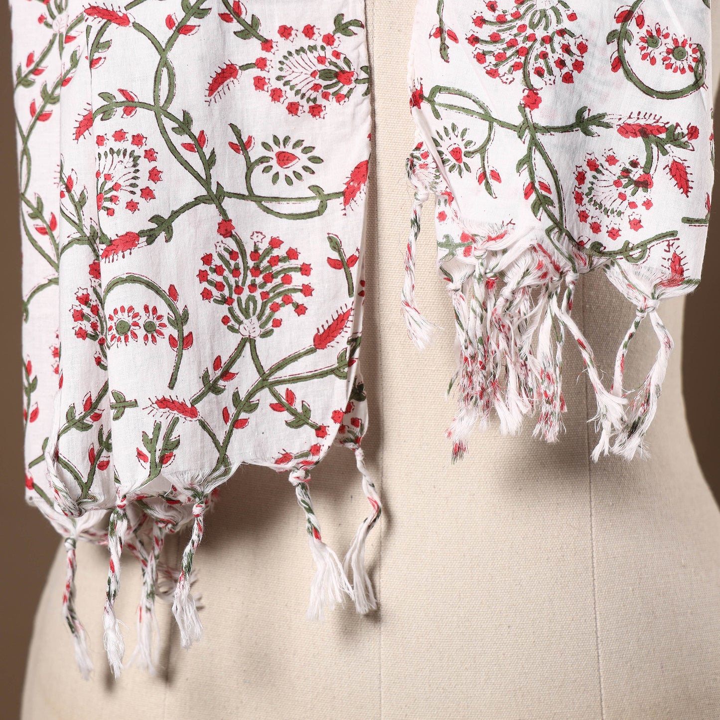 White - cotton sanganeri stole with tassels 01 - handcrafted