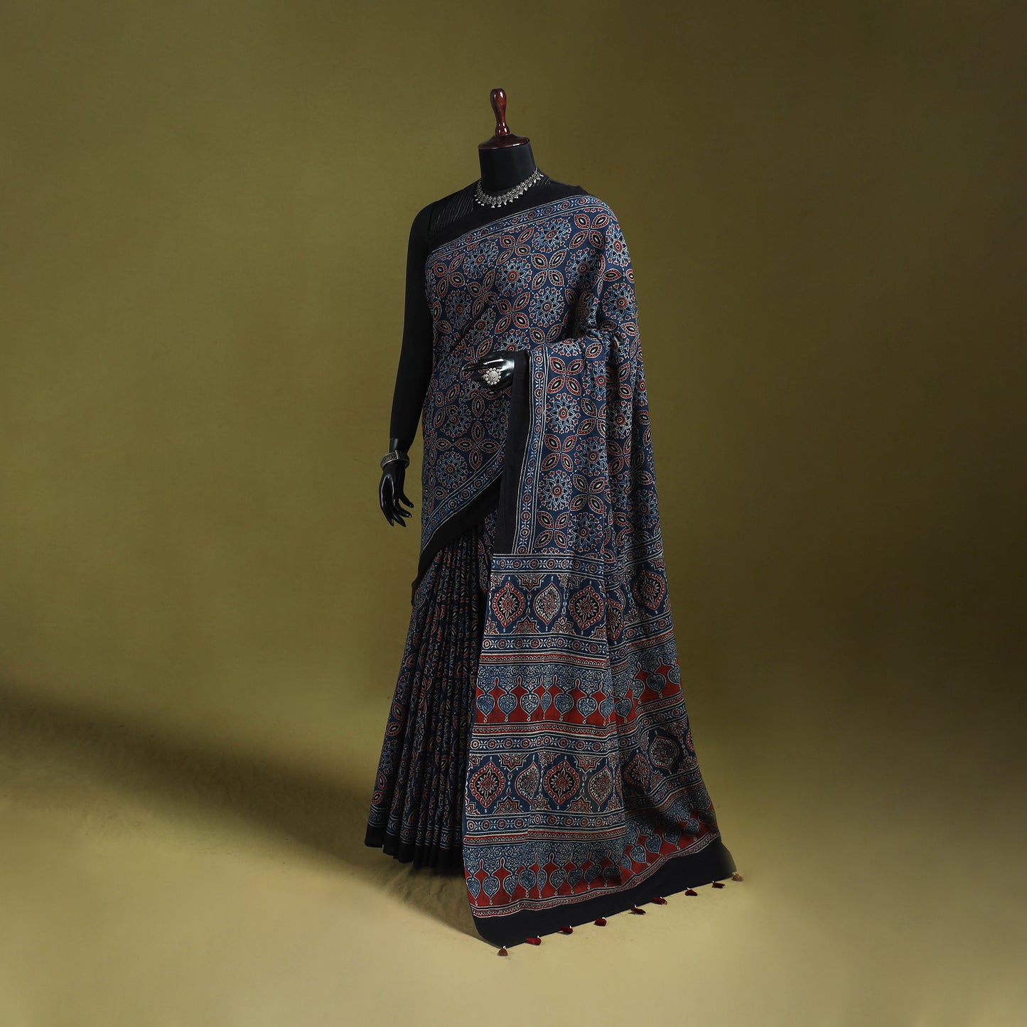 Kutch Hand Block Print Natural Dyed Pure Mul Cotton Ajrakh Saree with Tassels 01