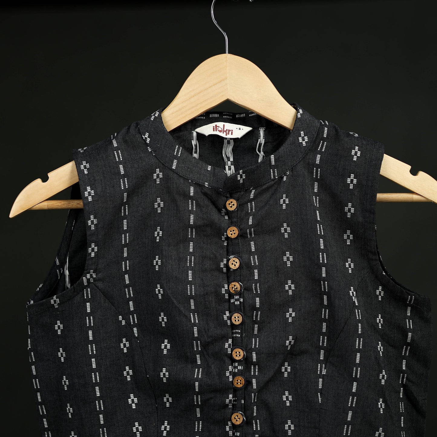 Jacquard Cotton Sleeveless Readymade Blouse 20