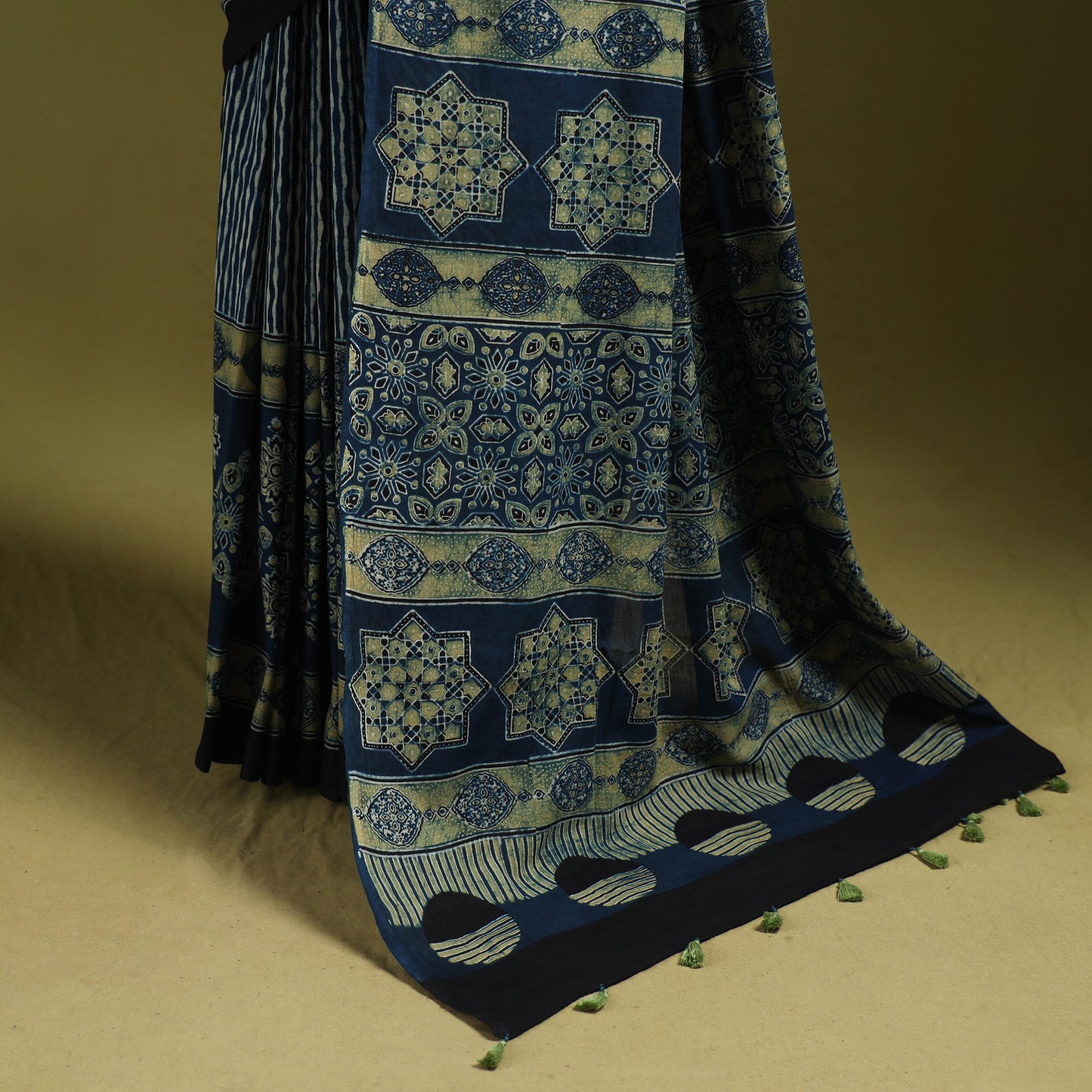 Kutch Hand Block Print Natural Dyed Pure Mul Cotton Ajrakh Saree with Tassels 02