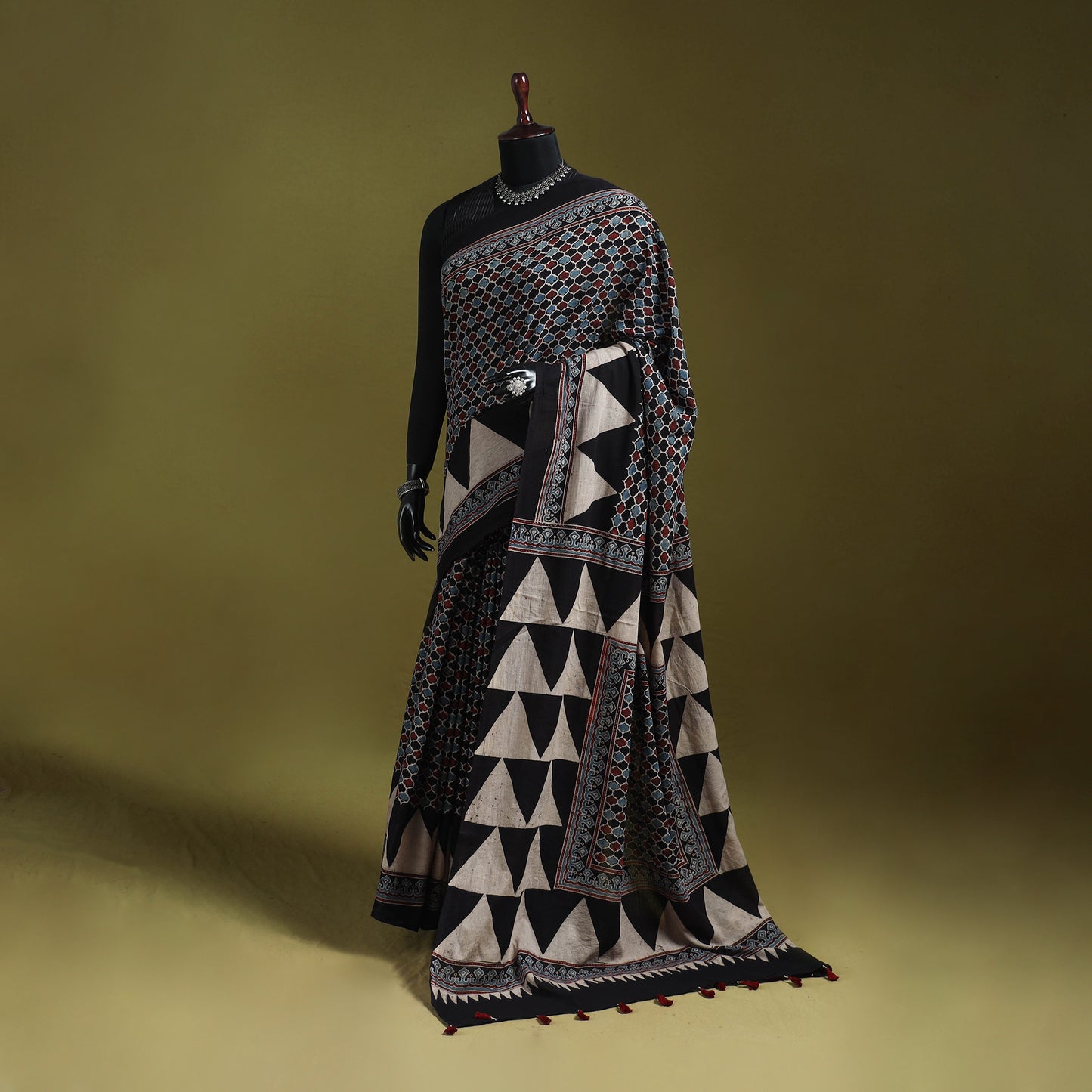 Kutch Hand Block Print Natural Dyed Pure Mul Cotton Ajrakh Saree with Tassels 03