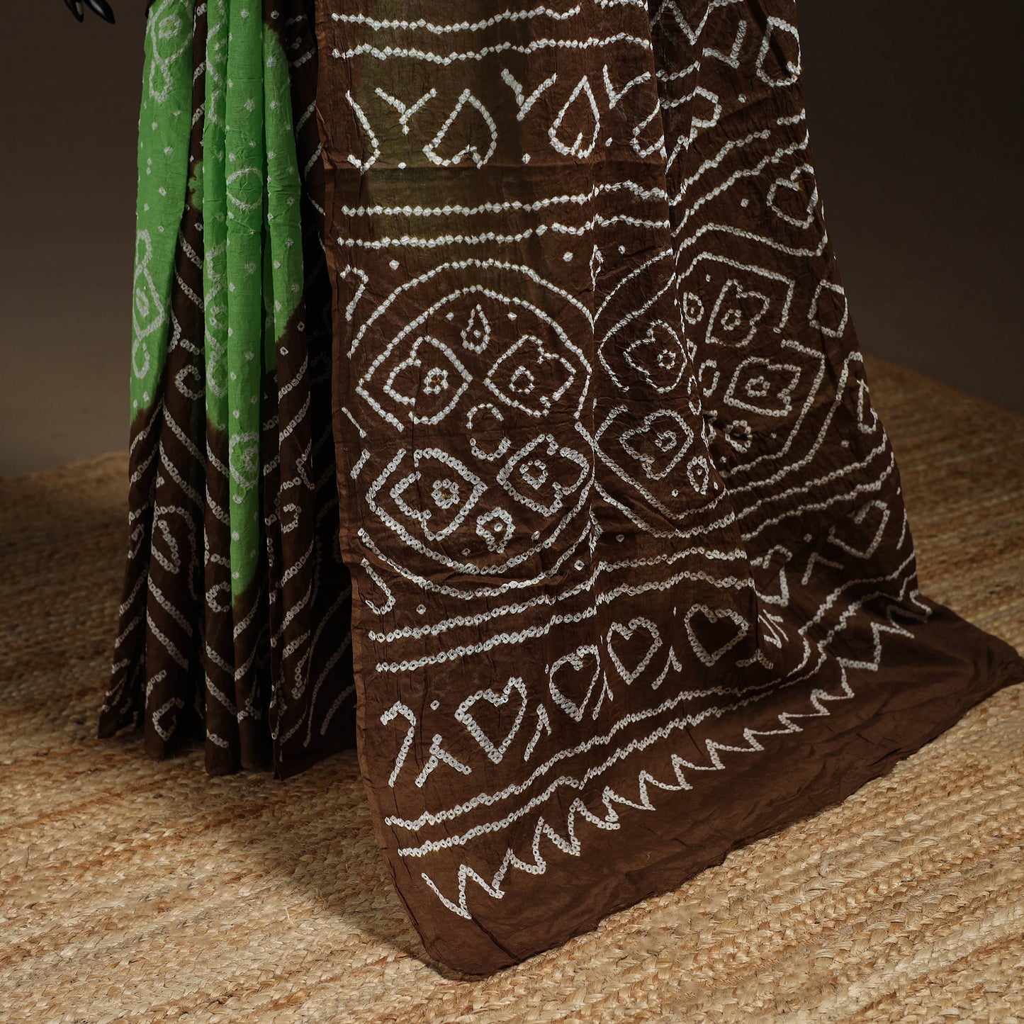 Green - Kutch Tie-Dye Cotton Bandhani Saree with Blouse Piece 09