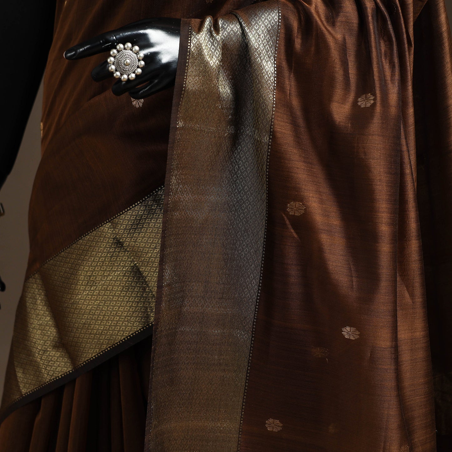 Handloom Buti Maheshwari Saree with Zari Border 41