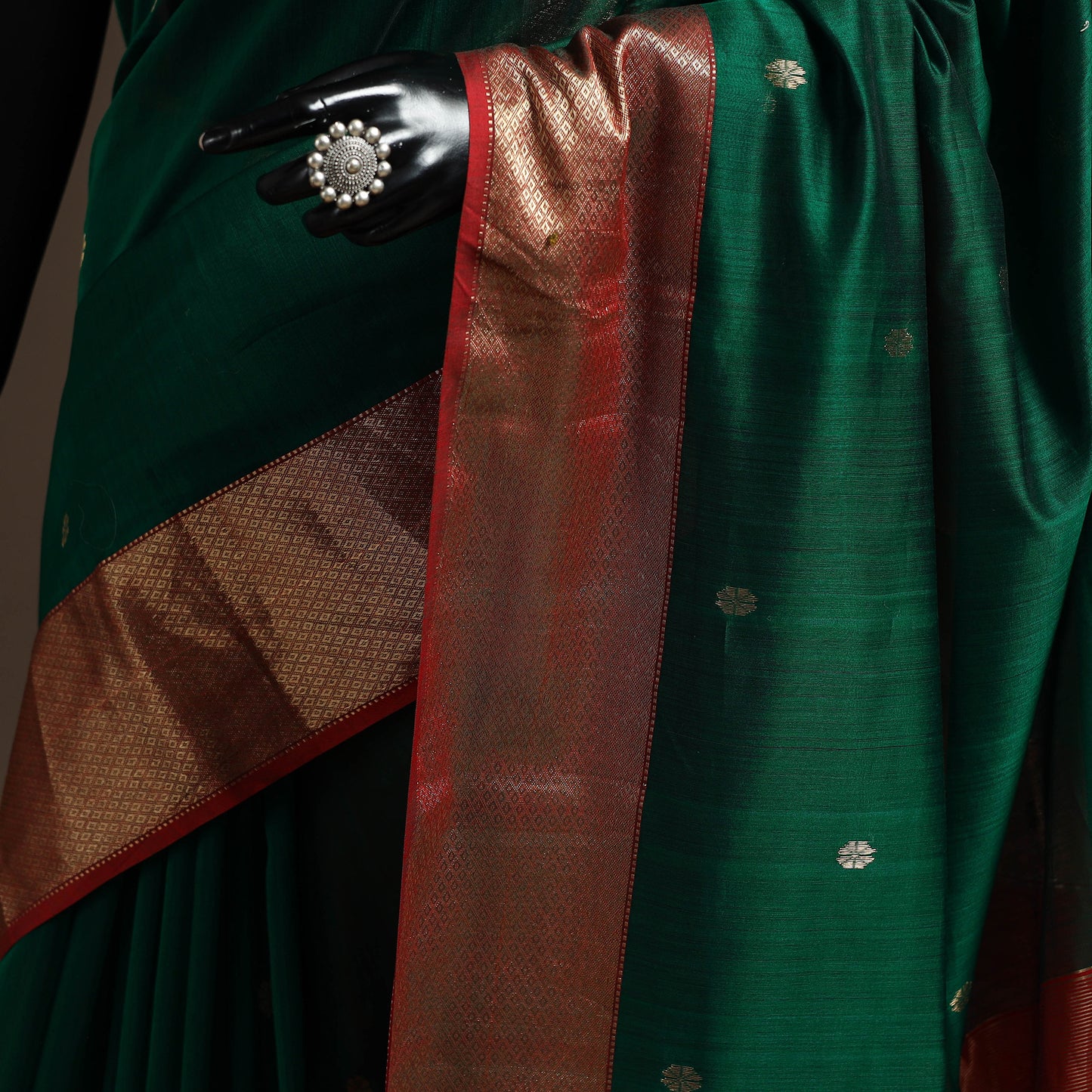 Handloom Buti Maheshwari Saree with Zari Border 40