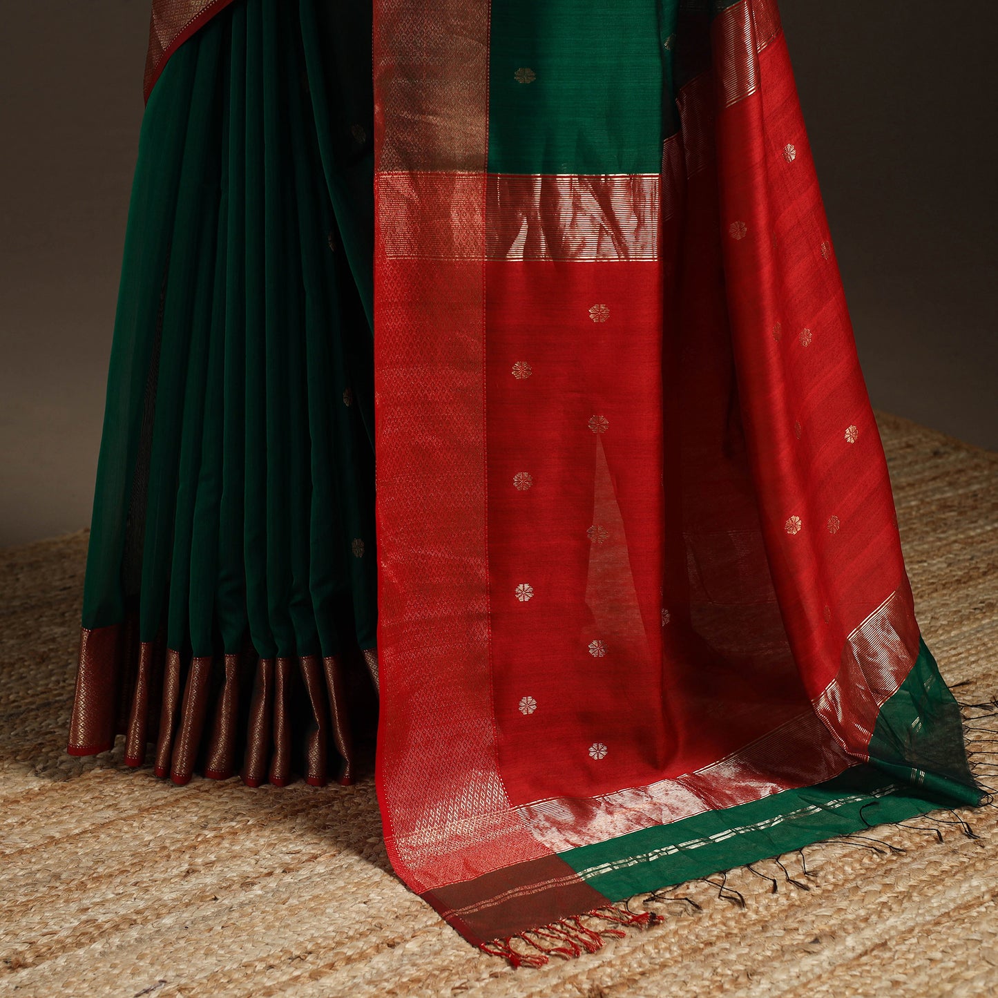 Handloom Buti Maheshwari Saree with Zari Border 40