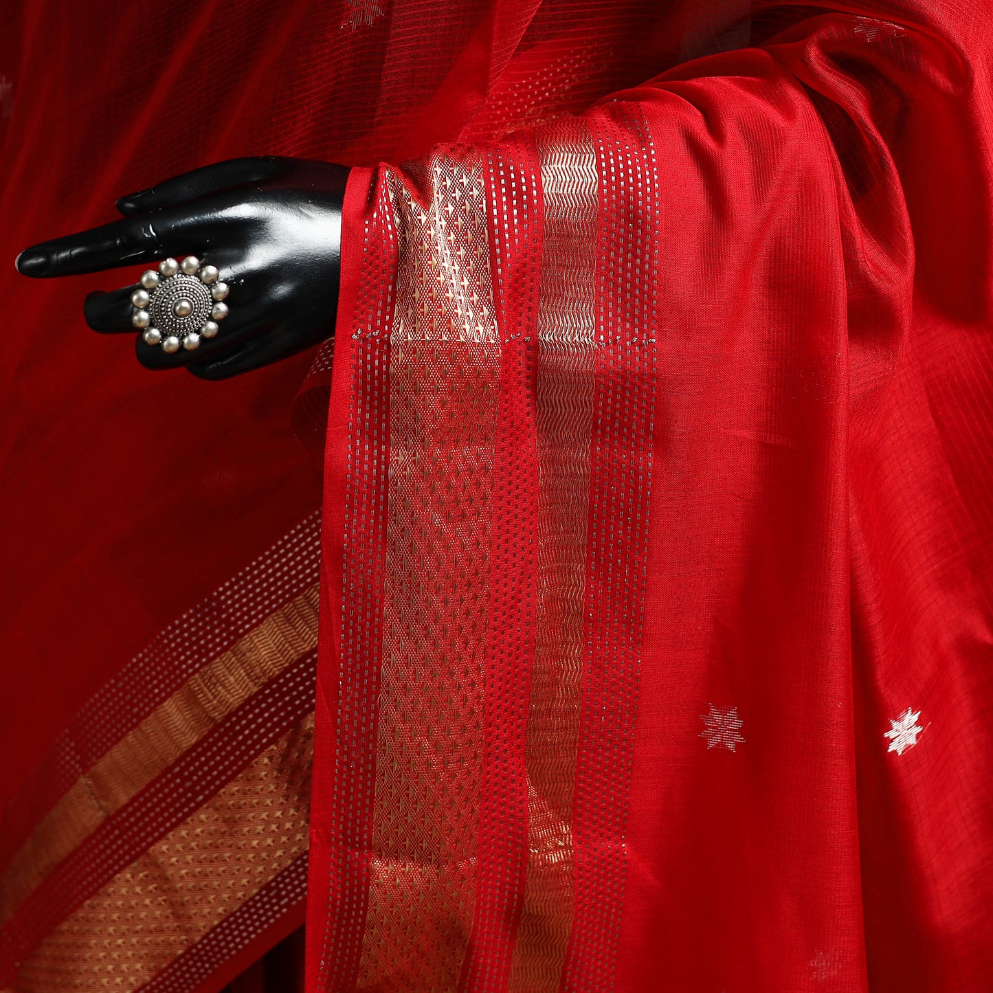 Handloom Buti Maheshwari Saree with Zari Border 37