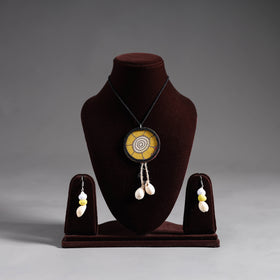 Buy Handmade Fabart Shell Work Necklace Set