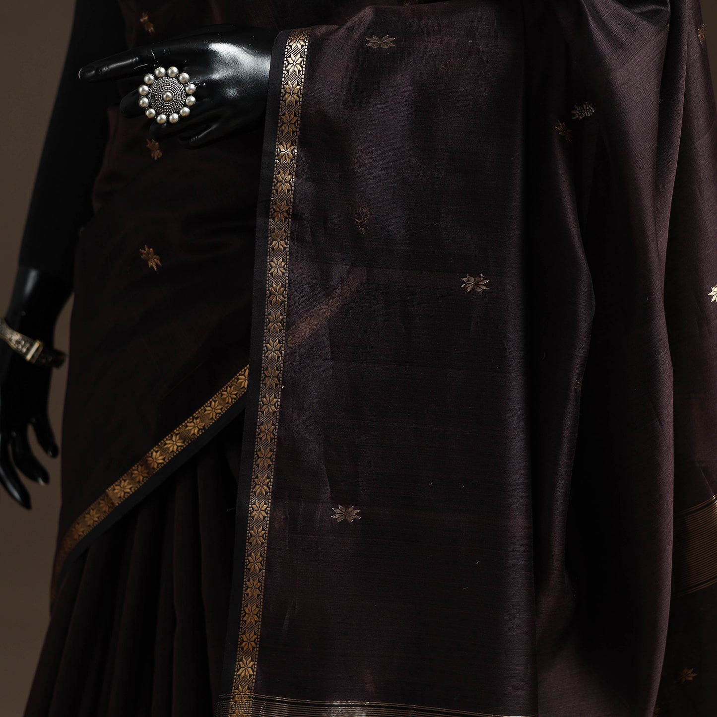 Handloom Maheshwari Saree with Zari Border 33