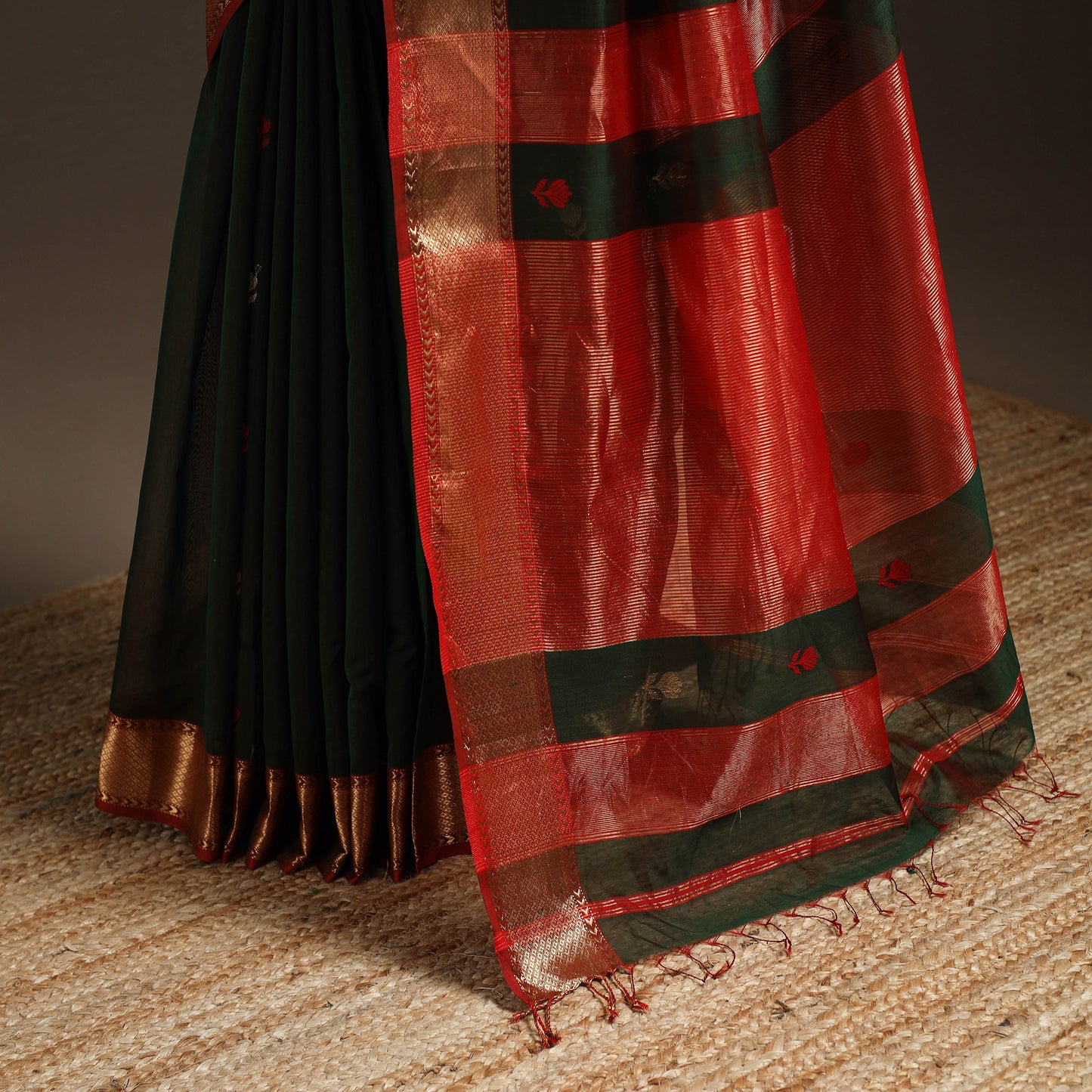 Handloom Buti Maheshwari Saree with Zari Border 26
