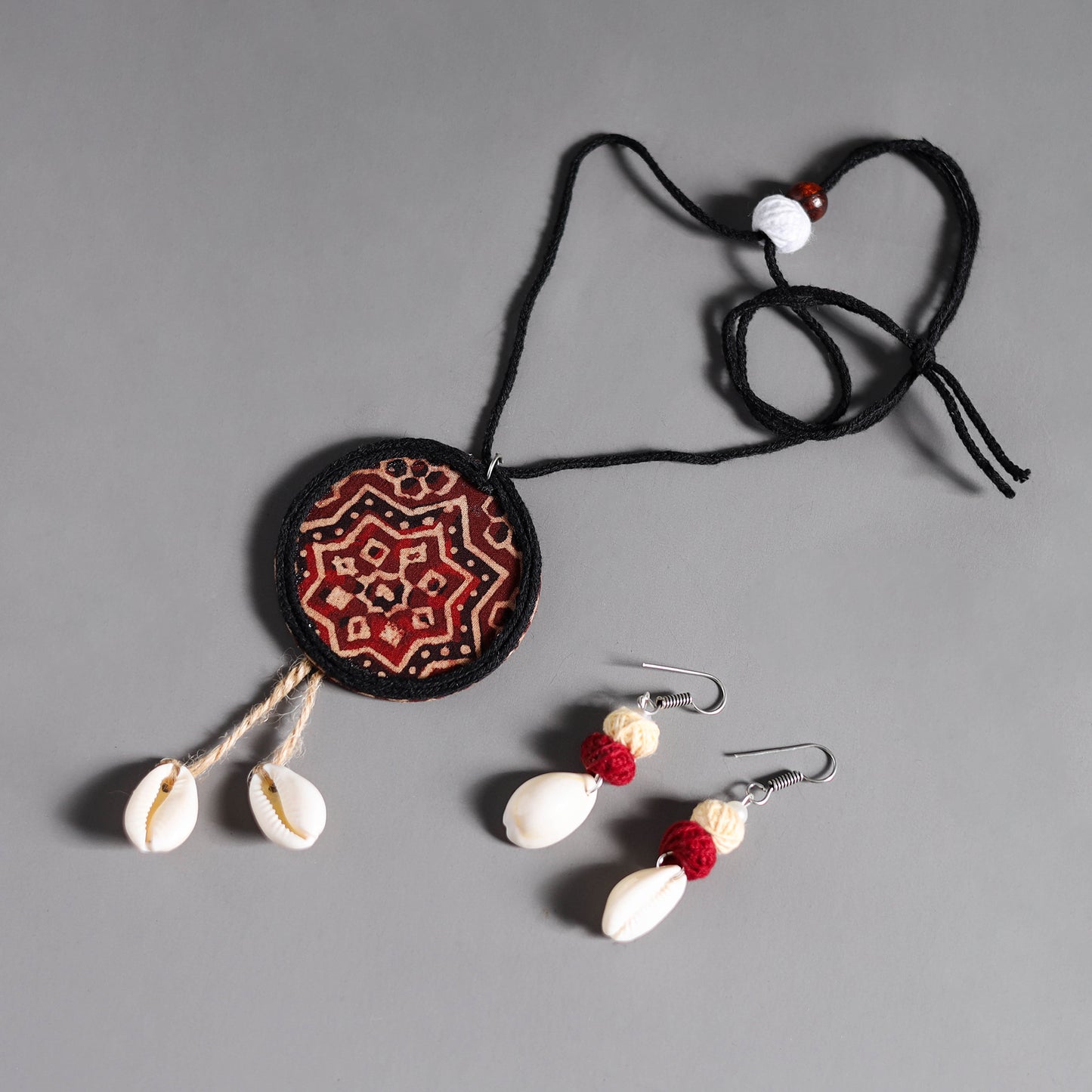 Multicolor - handmade fabart shell work necklace set 02