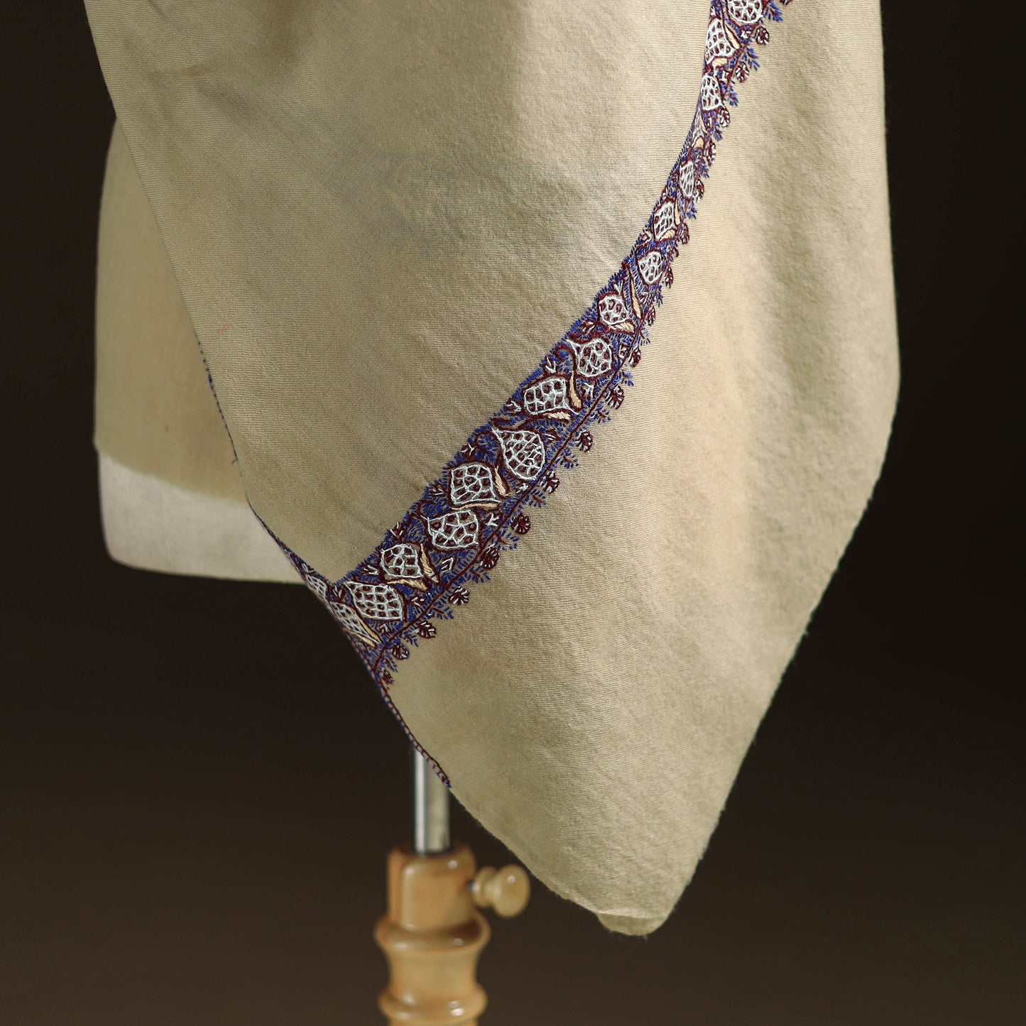Kashmiri Sozni Hand Embroidered Pure Handwoven Merino Wool Shawl 02