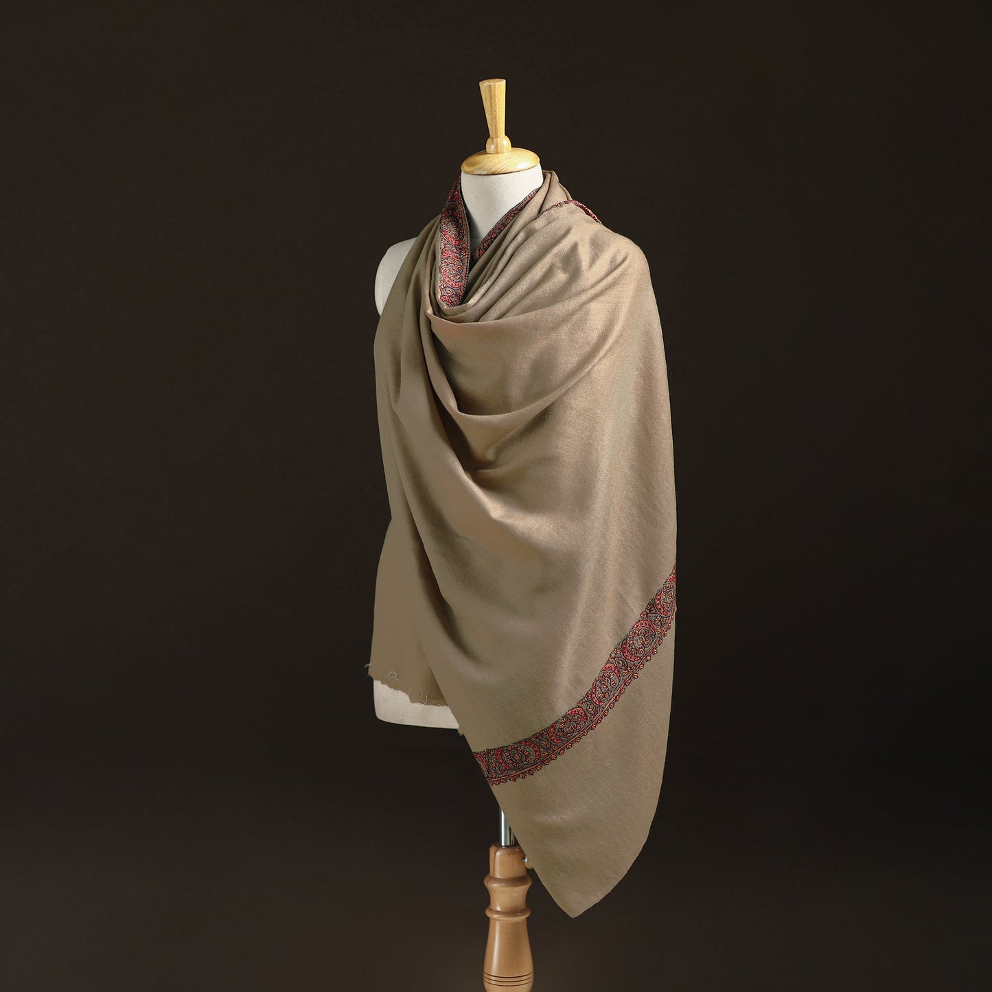 Kashmiri Sozni Hand Embroidered Pure Handwoven Merino Wool Shawl 03
