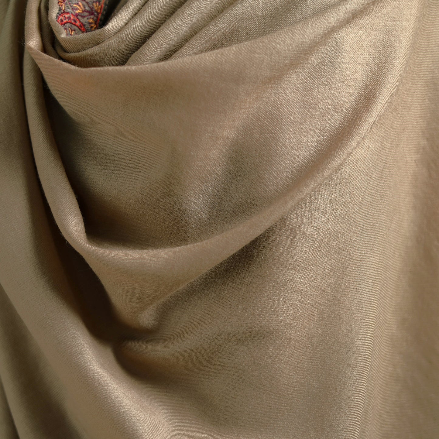 Kashmiri Sozni Hand Embroidered Pure Handwoven Merino Wool Shawl 03