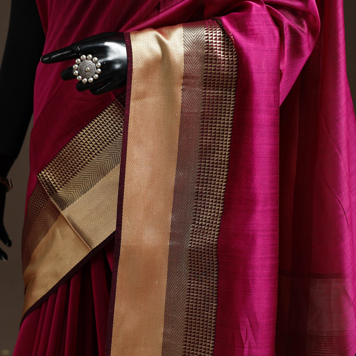 Handloom Maheshwari Saree with Resham Zari Border 17