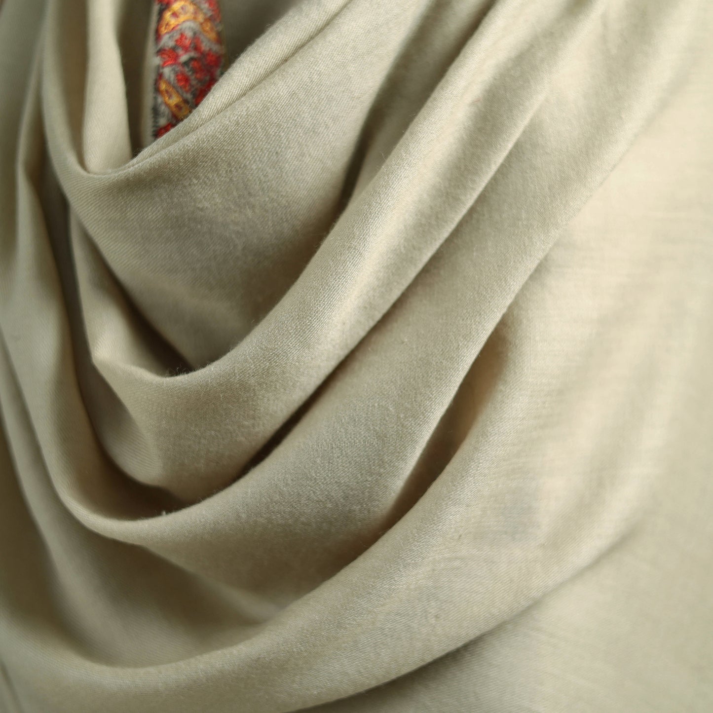 Kashmiri Sozni Hand Embroidered Pure Handwoven Merino Wool Shawl 08