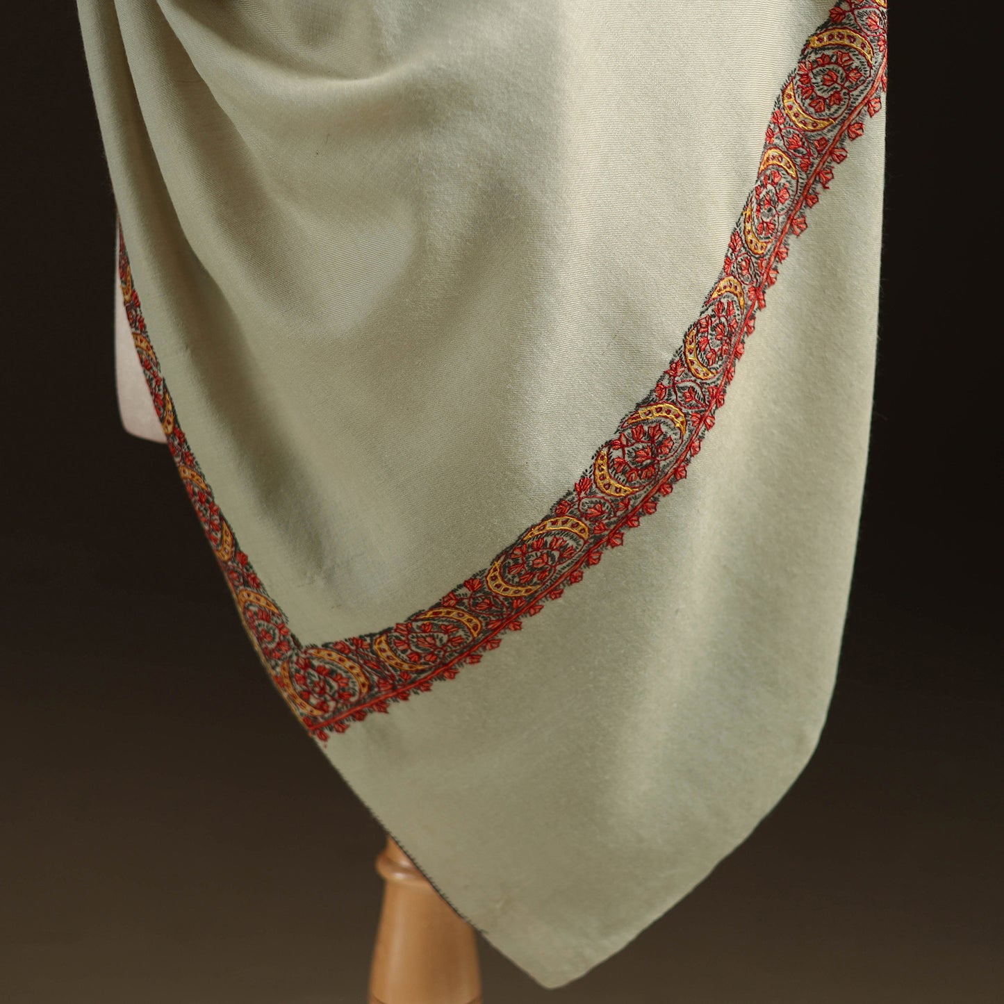 Kashmiri Sozni Hand Embroidered Pure Handwoven Merino Wool Shawl 08