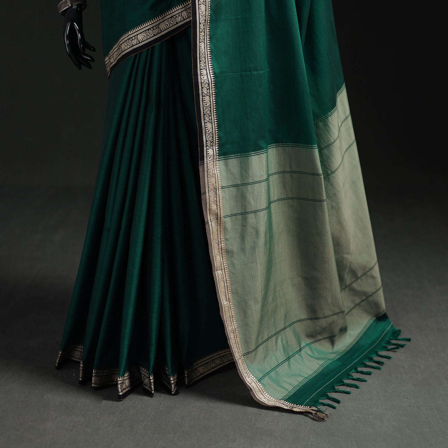 Dharwad Woven Mercerised Cotton Saree with Border 01
