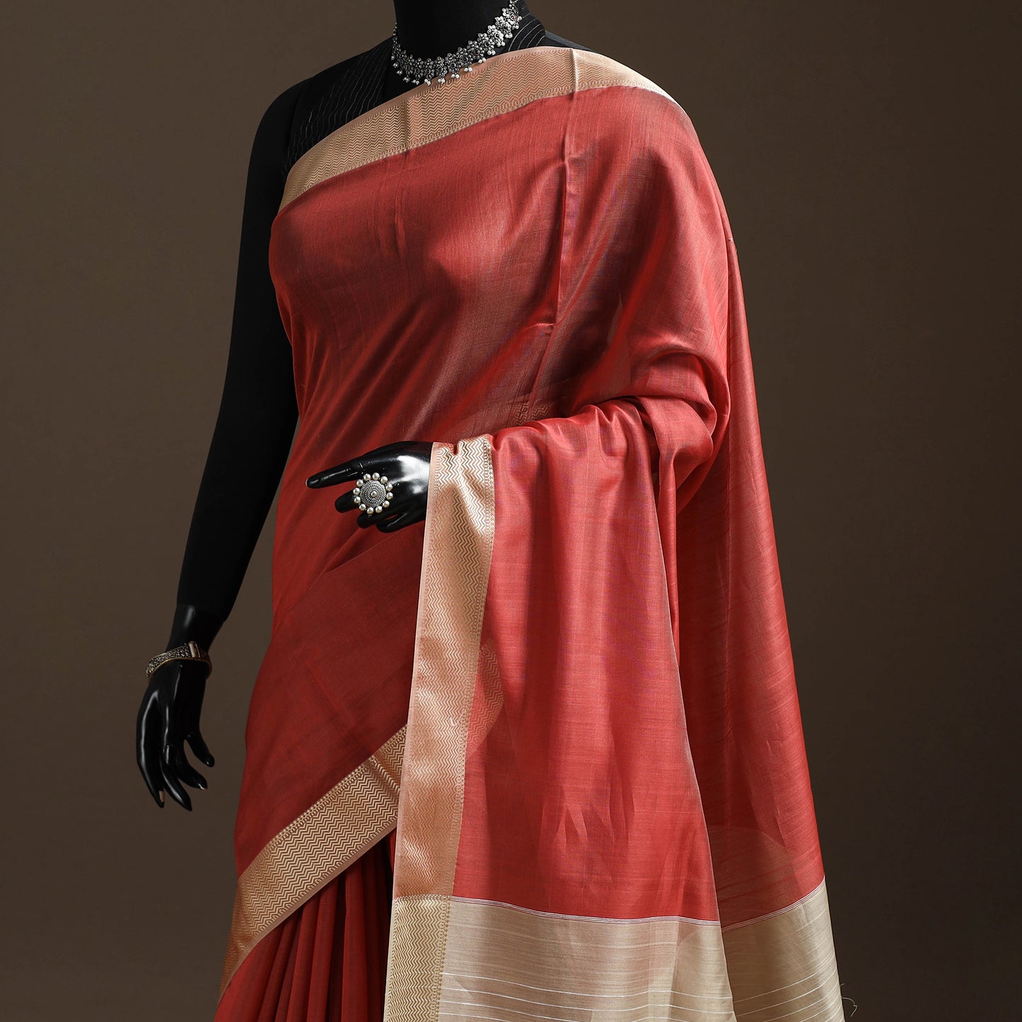 Handloom Maheshwari Saree with Zari Border 03