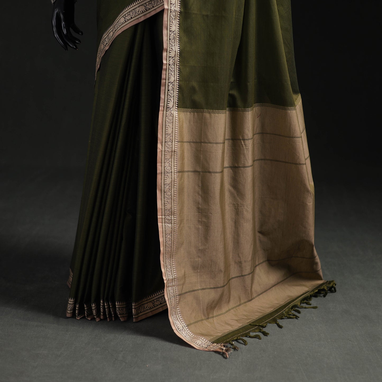 Dharwad Woven Mercerised Cotton Saree with Border 10