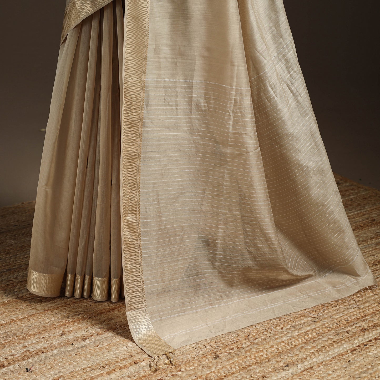 Handloom Maheshwari Saree with Zari Border 01