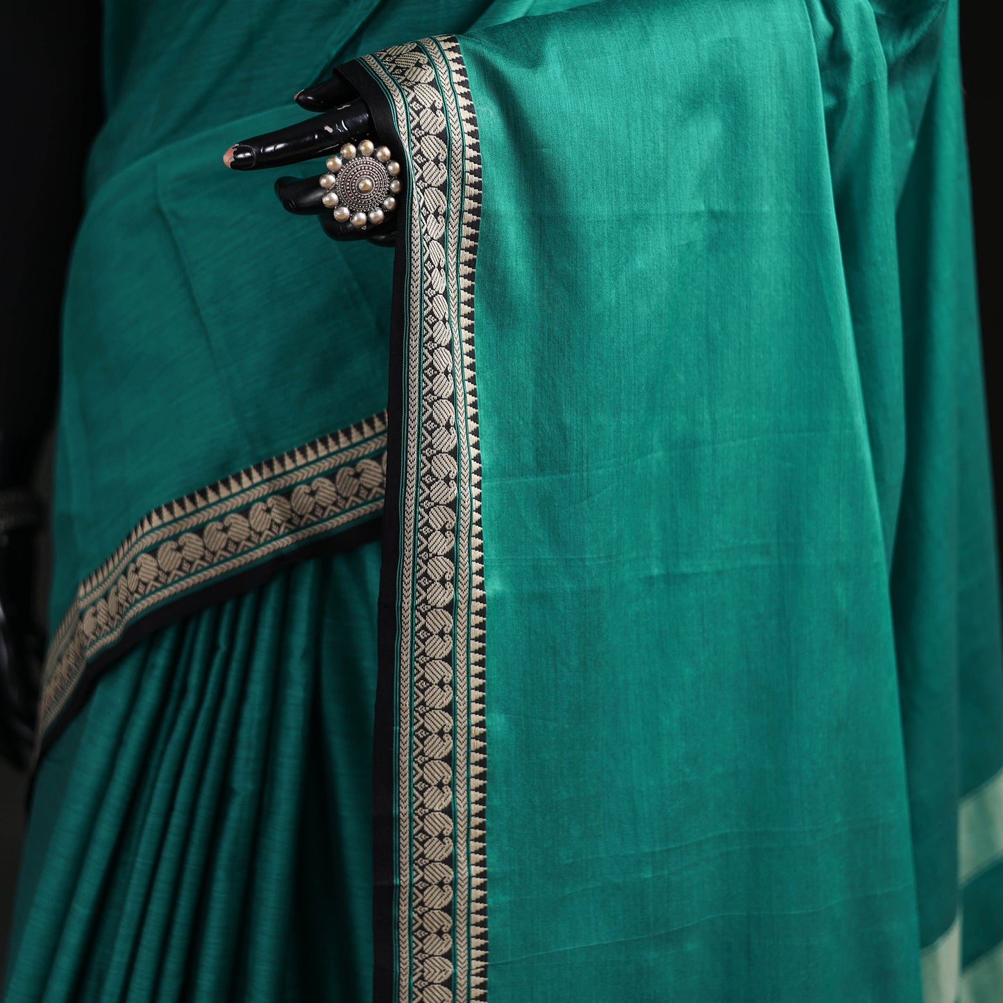 Dharwad Woven Mercerised Cotton Saree with Border 15