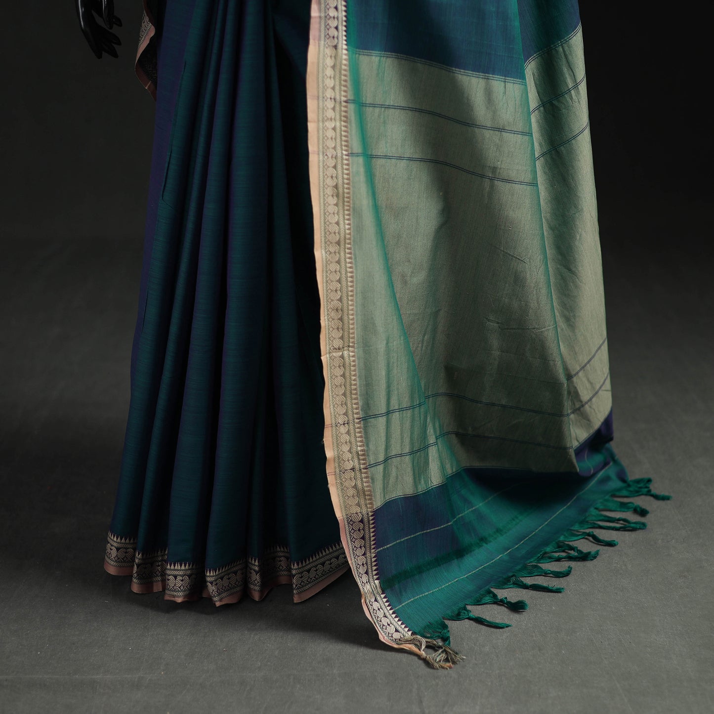 Dharwad Woven Mercerised Cotton Saree with Border 18
