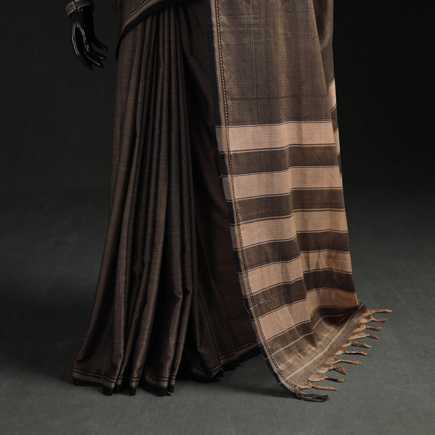 Dharwad Woven Mercerised Cotton Saree with Border 28