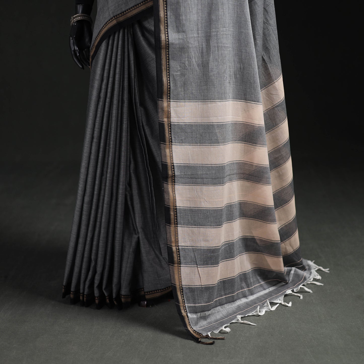 Dharwad Woven Mercerised Cotton Saree with Border 30