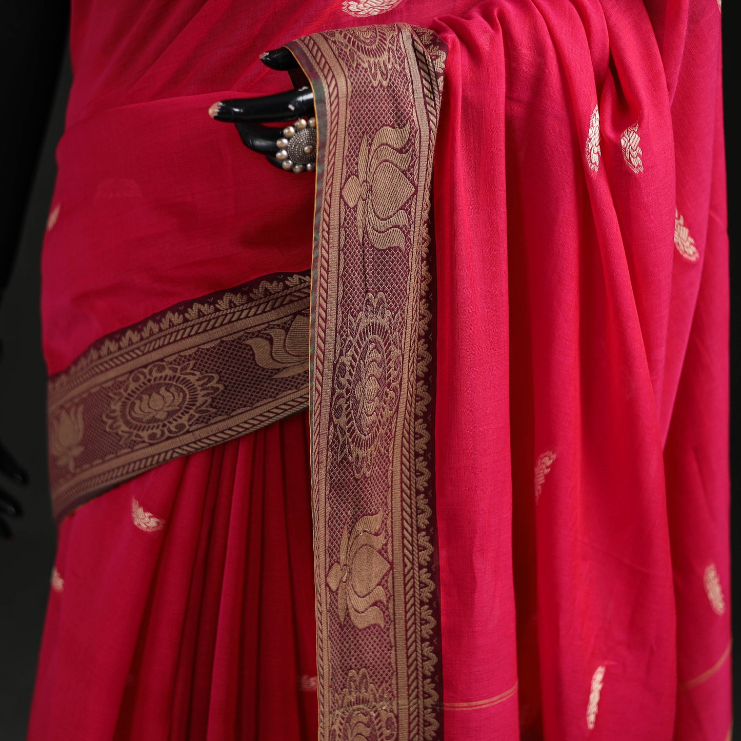 Dharwad Woven Thread Buti Mercerised Cotton Saree with Border 37