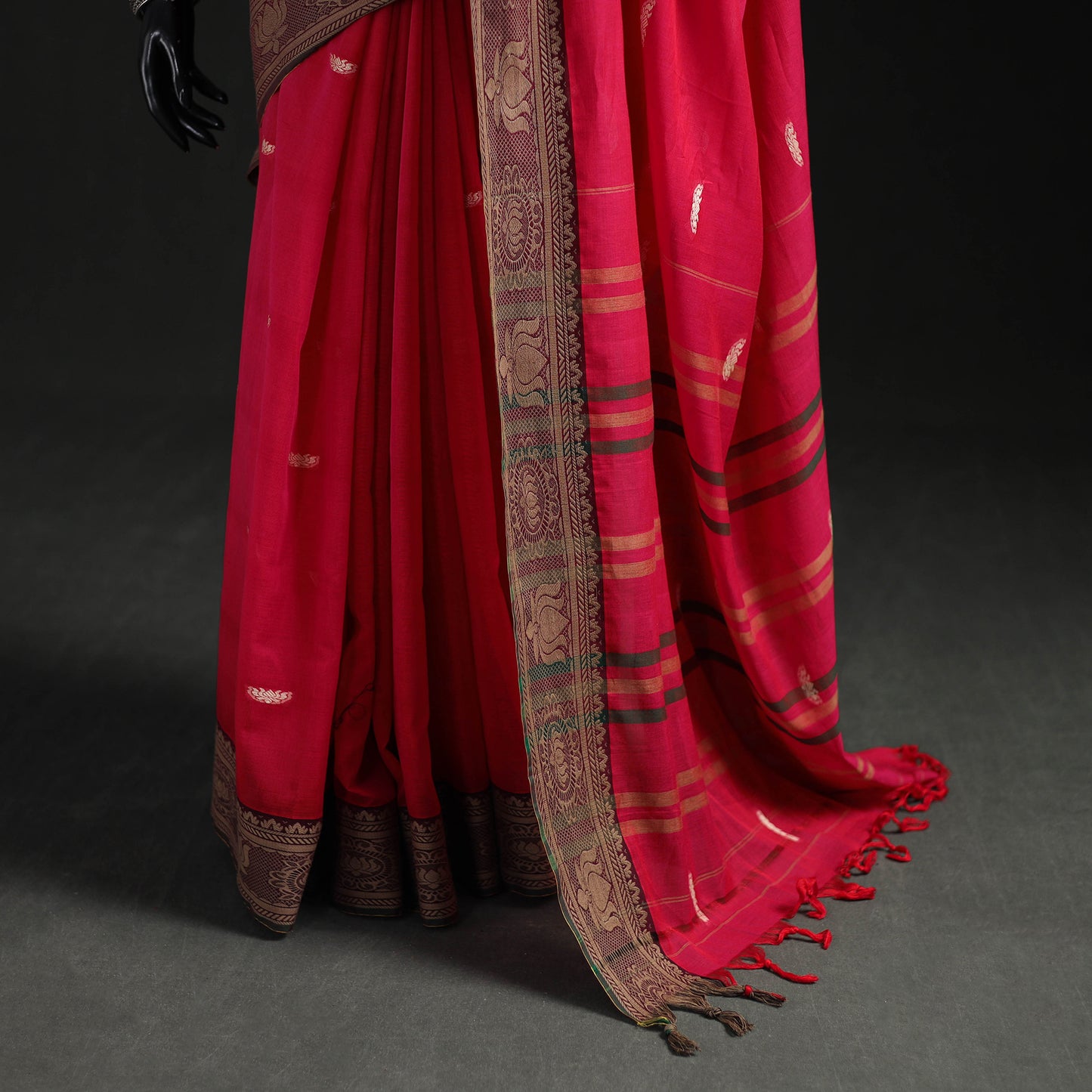 Dharwad Woven Thread Buti Mercerised Cotton Saree with Border 37