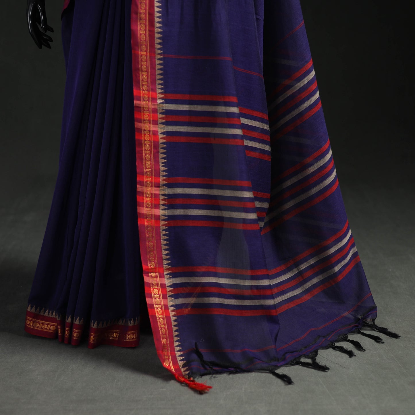 Dharwad Woven Mercerised Cotton Saree with Border 40