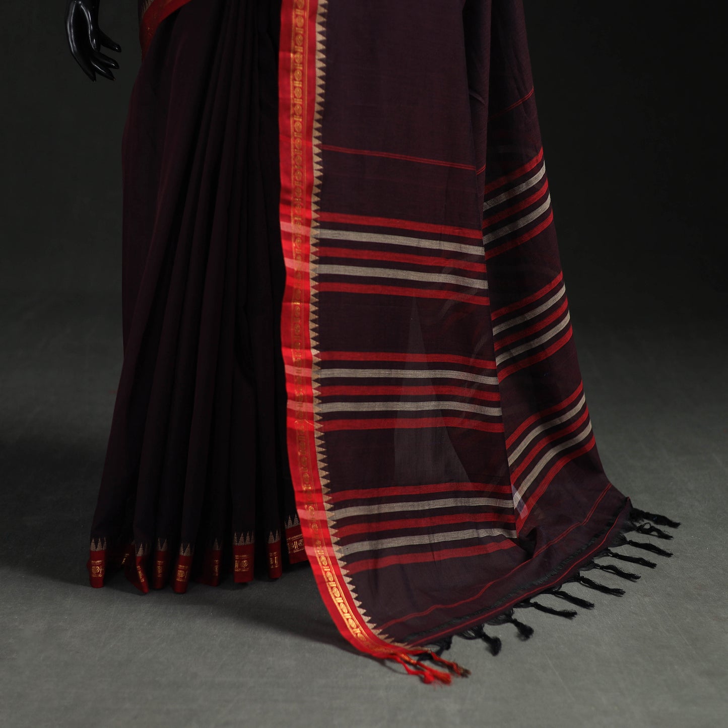 Dharwad Woven Mercerised Cotton Saree with Border 41