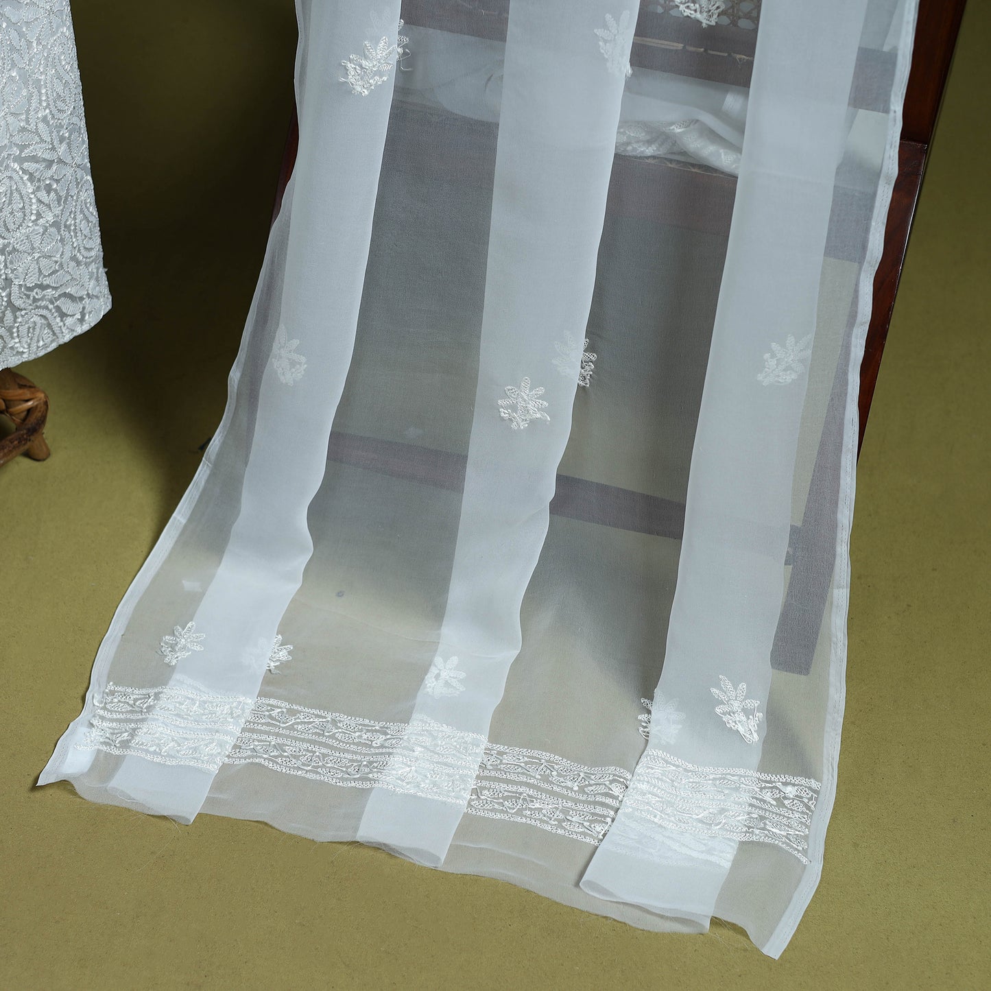 Lucknowi Hand Embroidered Chikankari Georgette 3pc Unstitched Dress Material 01