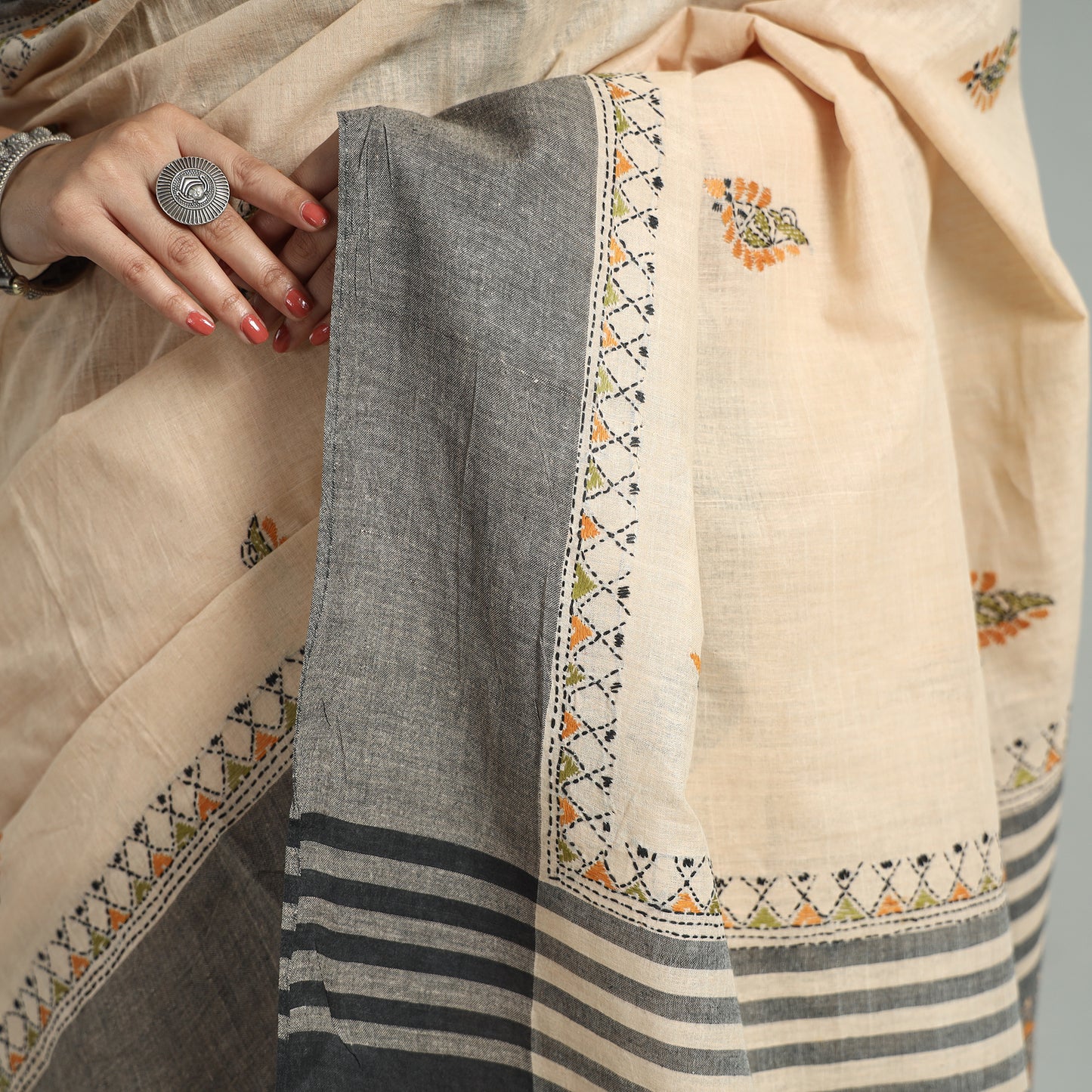 Beige - Bengal Kantha Hand Embroidery Pure Handloom Tussar Silk Saree 30