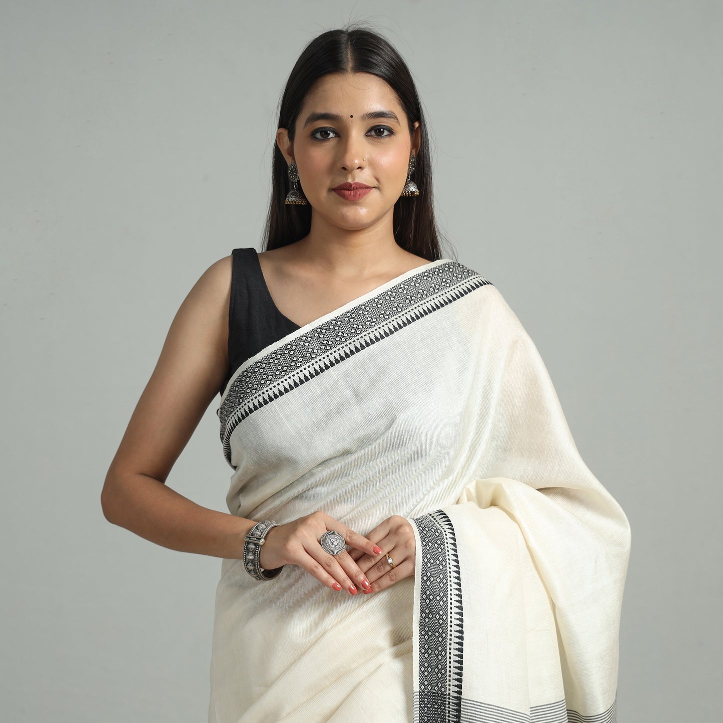 White - Traditional Vidarbha Tussar Silk Handloom Saree with Woven Border 39