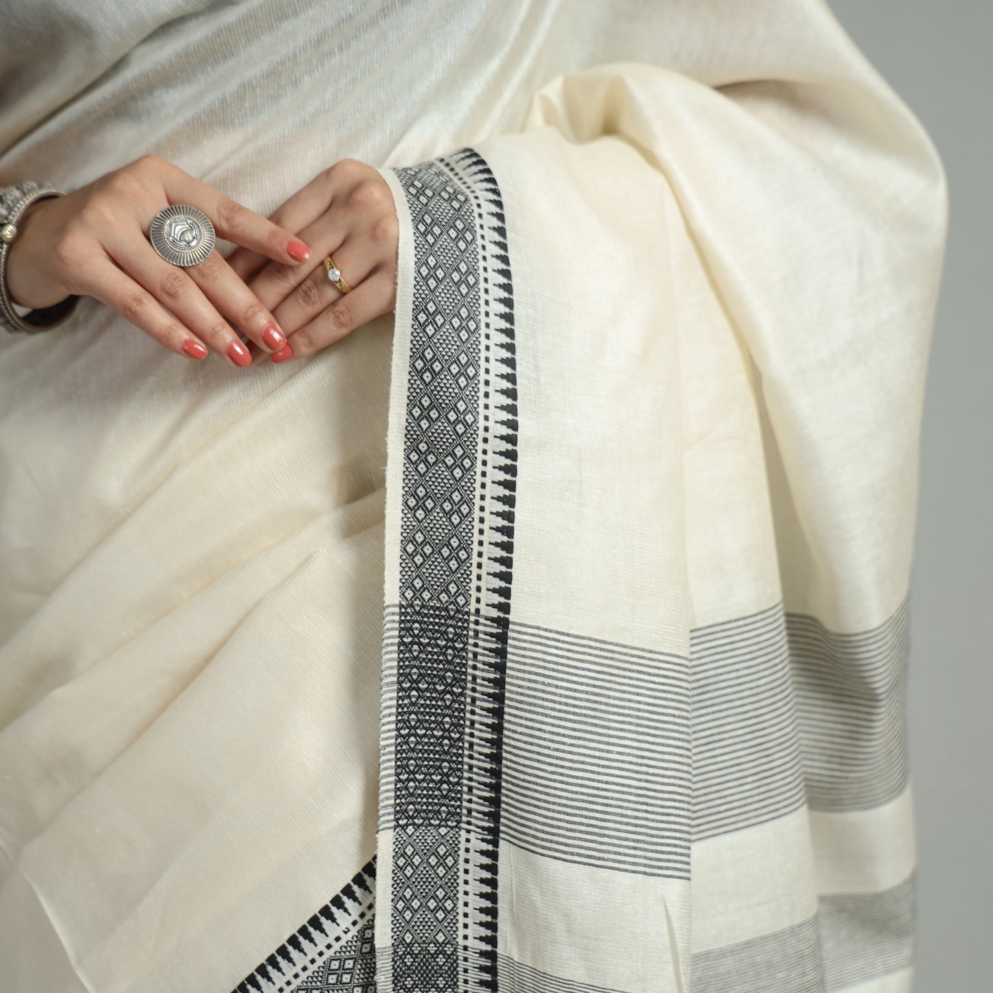 White - Traditional Vidarbha Tussar Silk Handloom Saree with Woven Border 39