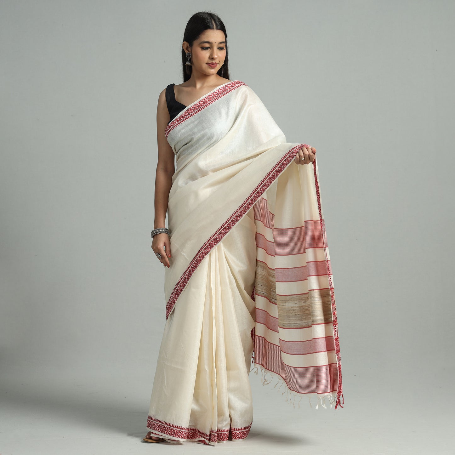 White - Traditional Vidarbha Tussar Silk Handloom Saree with Woven Border 44