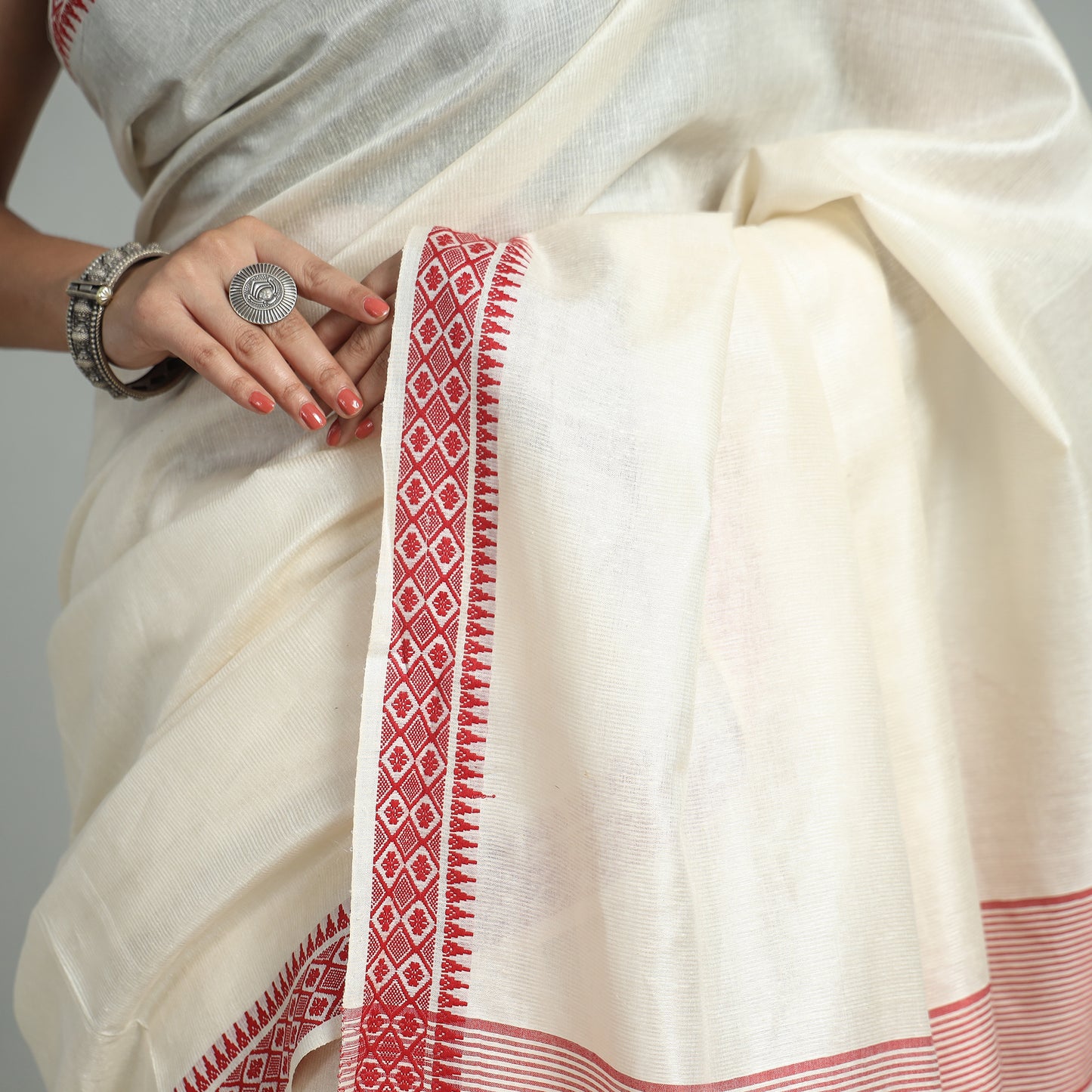 White - Traditional Vidarbha Tussar Silk Handloom Saree with Woven Border 44