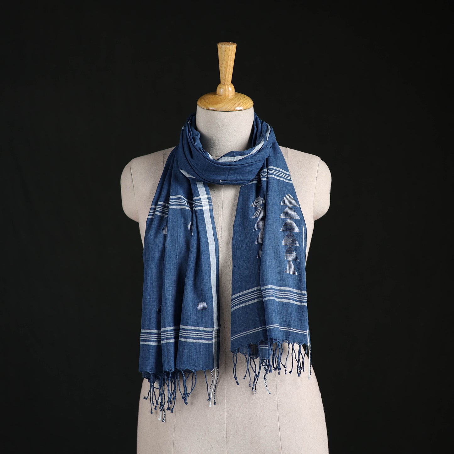 Phulia Jamdani Pure Handloom Cotton Stole with Tassels 04
