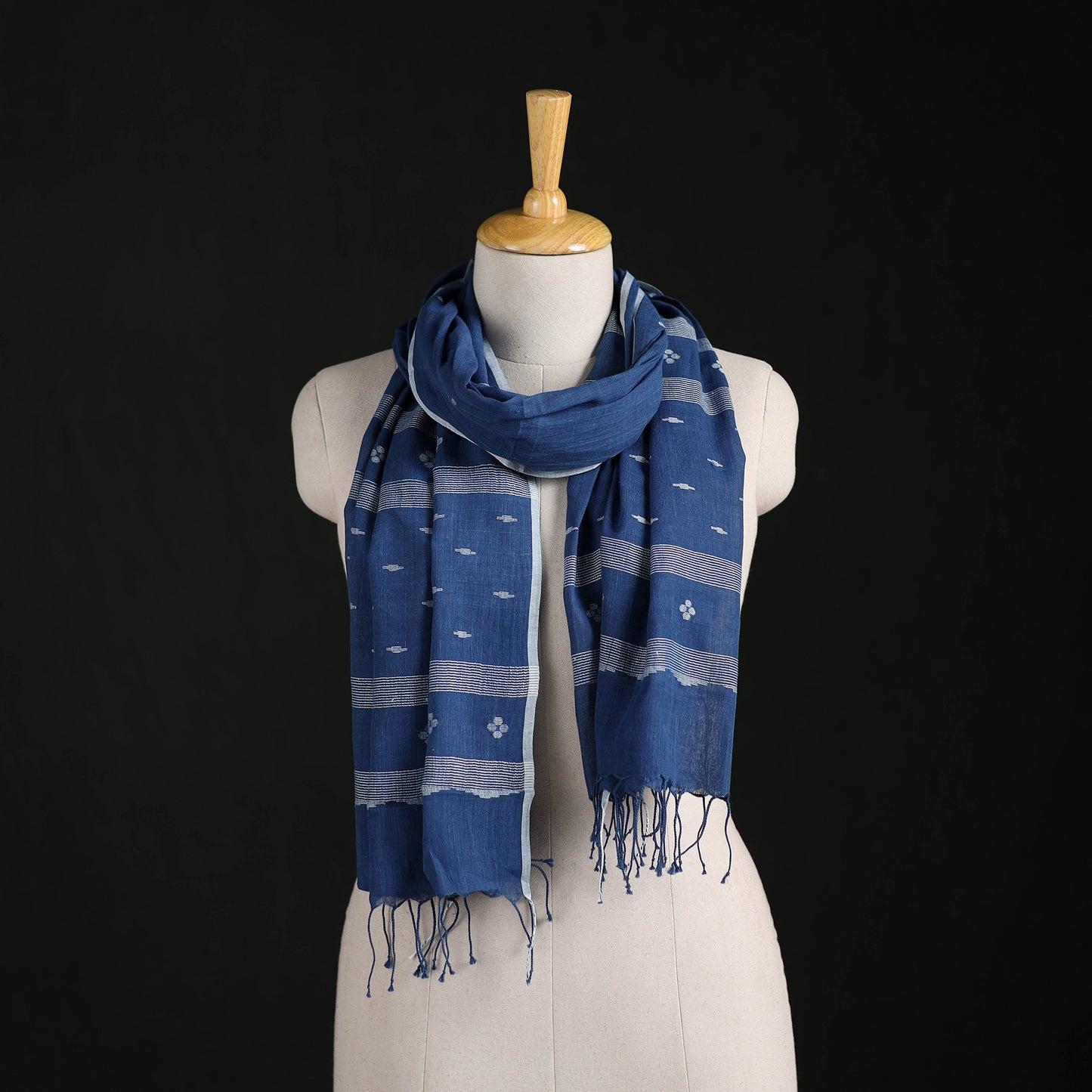 Phulia Jamdani Pure Handloom Cotton Stole with Tassels 14