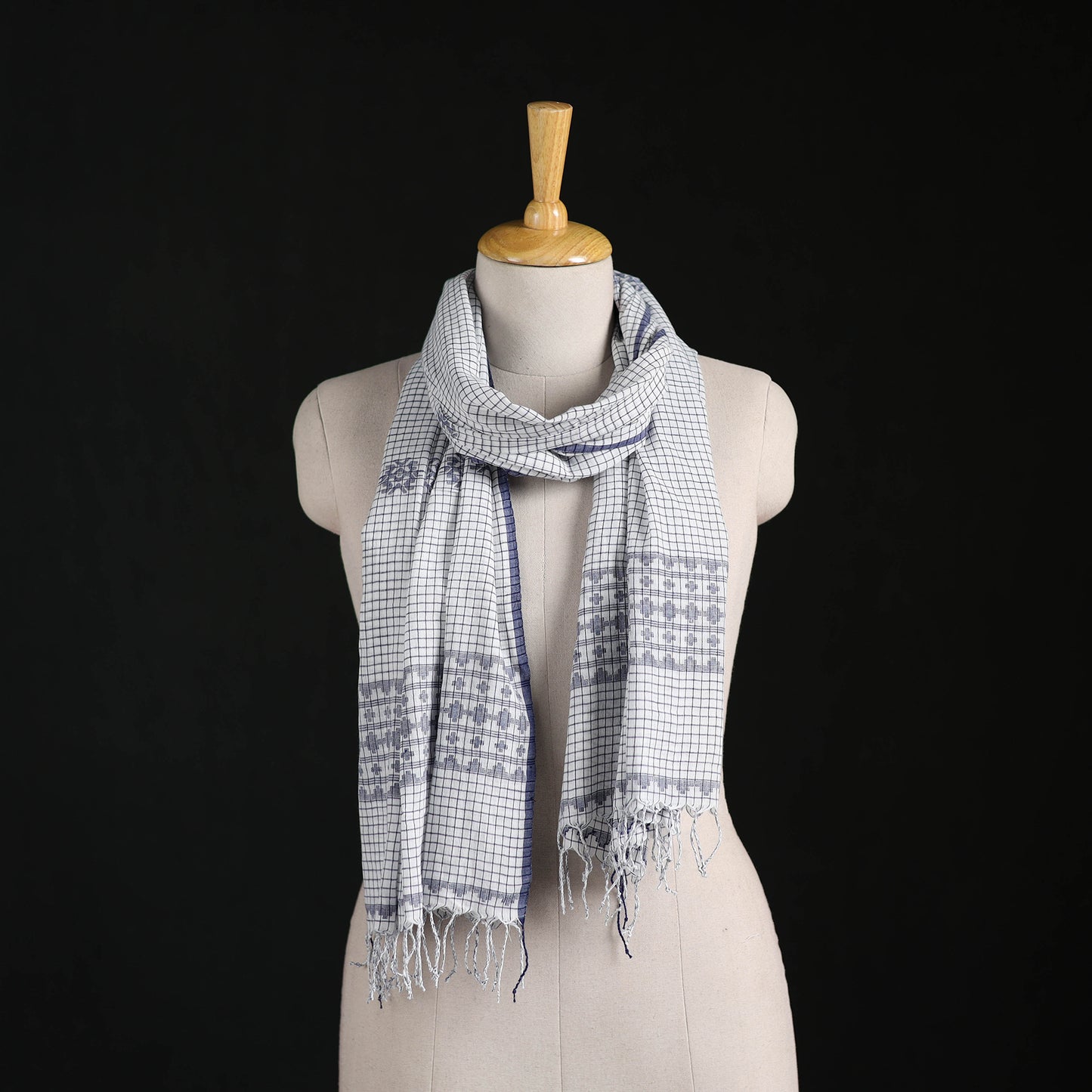 Phulia Jamdani Pure Handloom Cotton Stole with Tassels 27