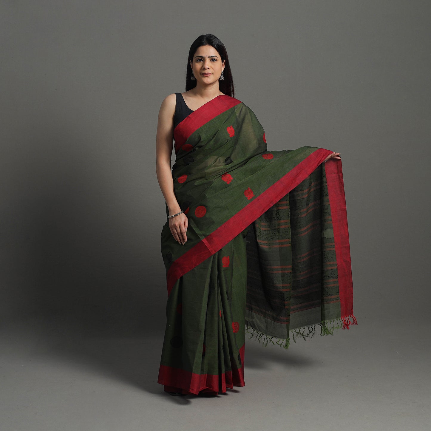 Green - Handloom Cotton Thread Buta Kanchipuram Saree 03