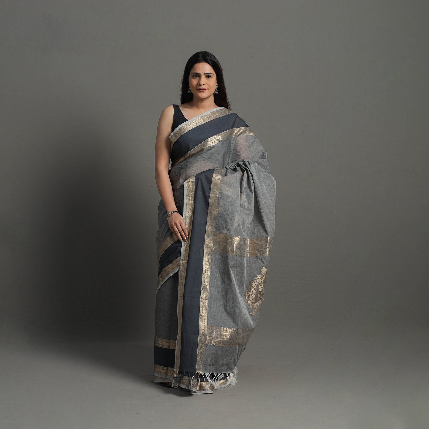 Grey - Handloom Cotton Zari Border Kanchipuram Saree 16