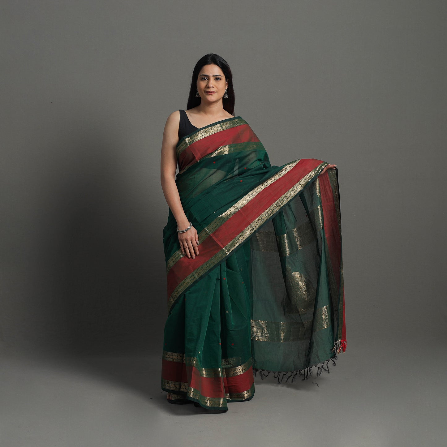 Green - Handloom Cotton Zari Border Kanchipuram Saree 17