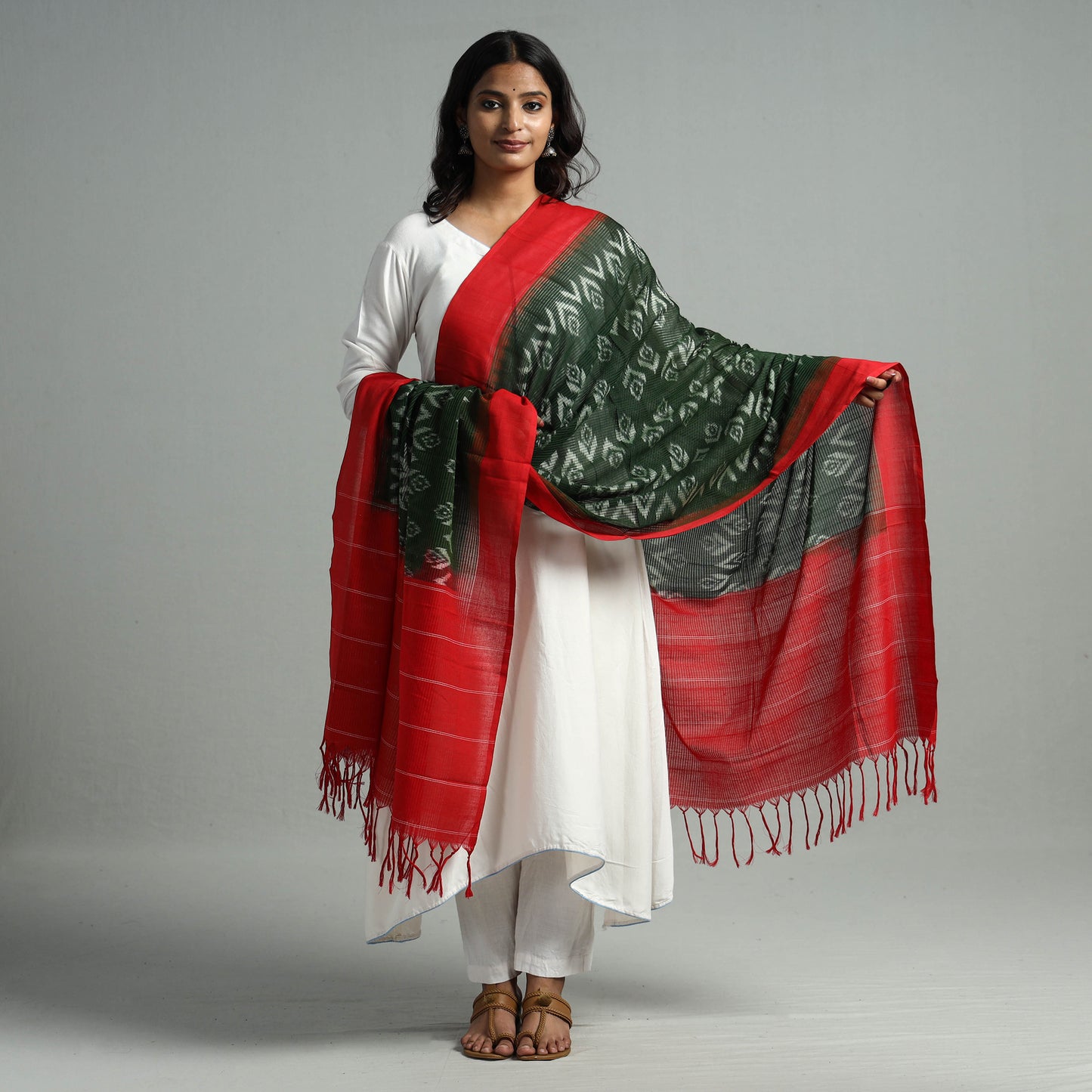 Green - Pochampally Missing Ikat Weave Cotton Handloom Dupatta 01