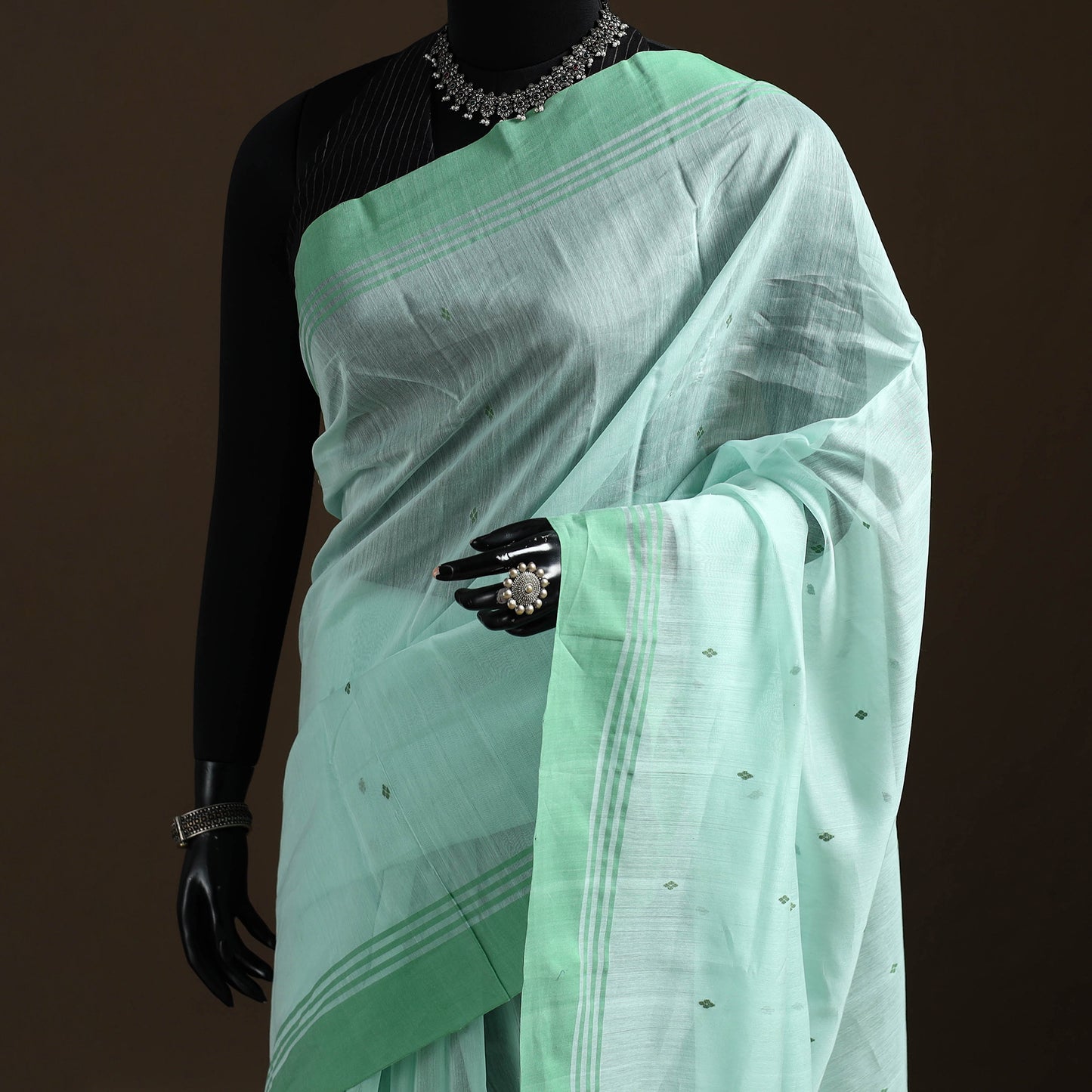 Pure Handloom Cotton Thread Buti Chanderi Saree 16